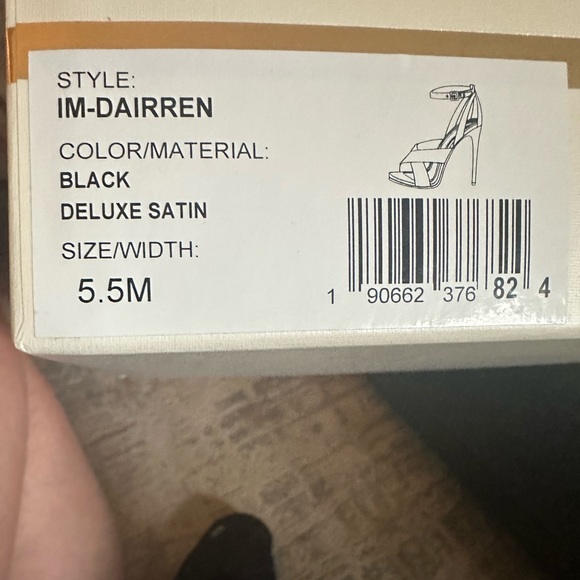 NWT - VINCE CAMUTO BLACK DELUXE SATIN STYLE IM-DAIRREN - Picture 2 of 8